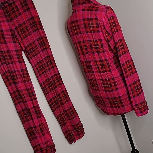 Isaac Mizrahi  sz M berry  pink long pj's  with button front collared top - Picture 4 of 10